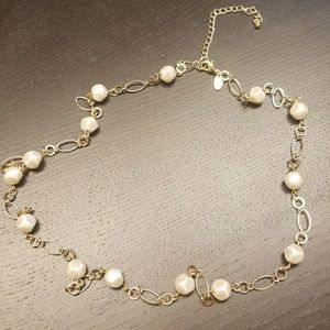 Pearl necklace (matching earrings & bracelet)